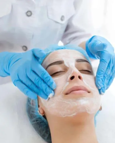 LIMPIEZA FACIAL MEDICADA